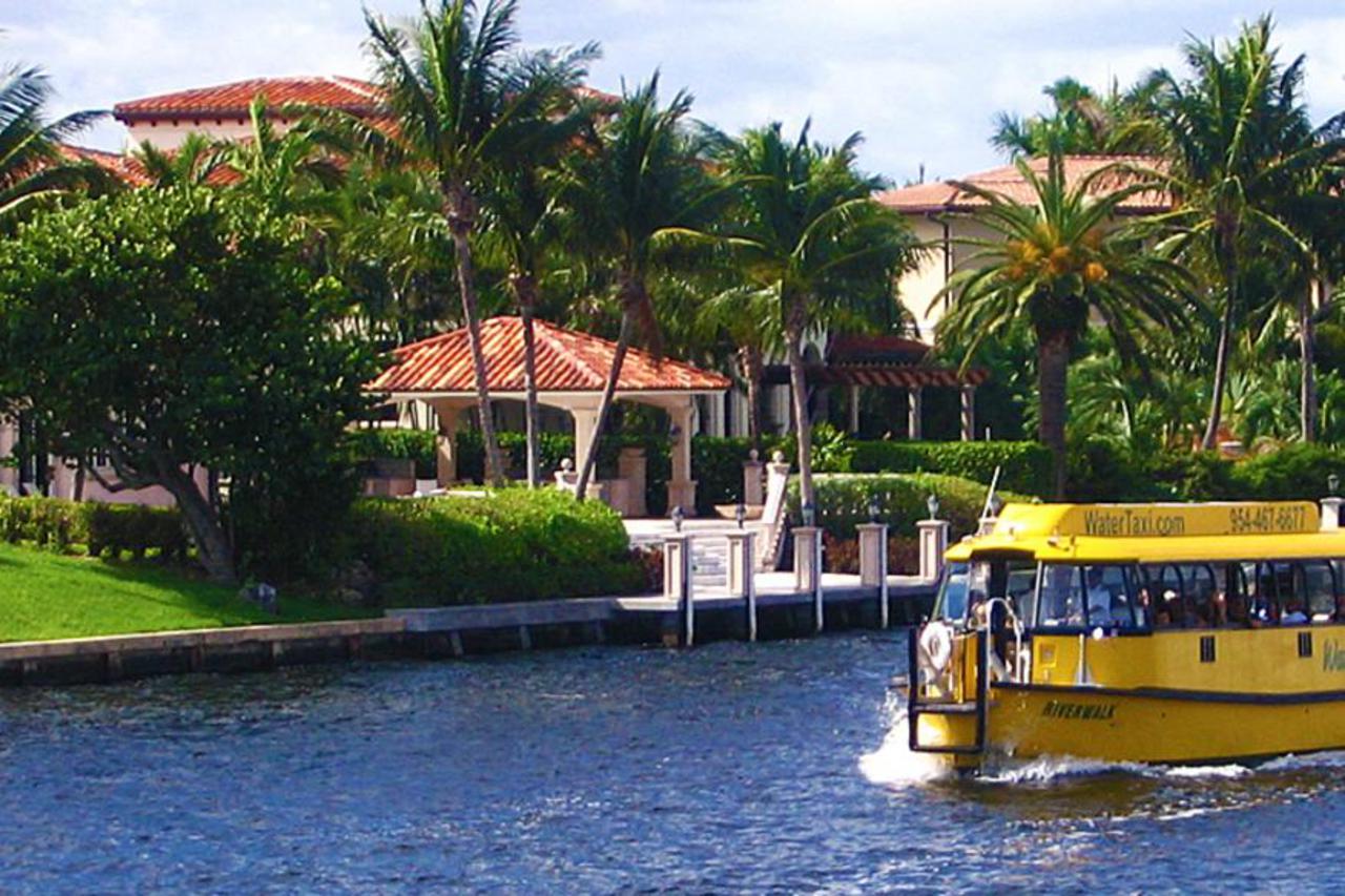 Fort Lauderdale, Florida - Water Taxi 